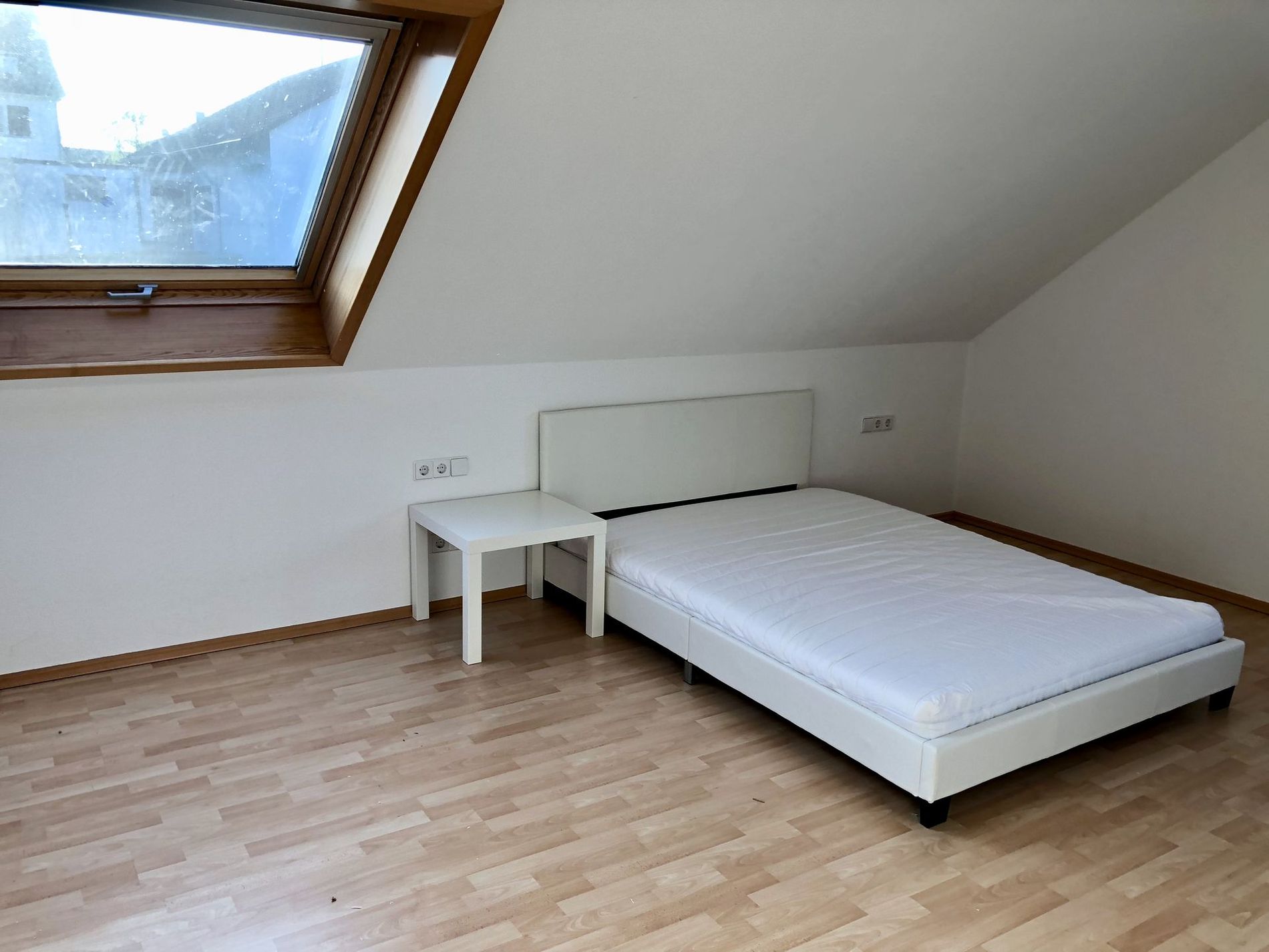 Möbliertes Shared Apartment in Marbach Zimmer Attitude ab Sofort